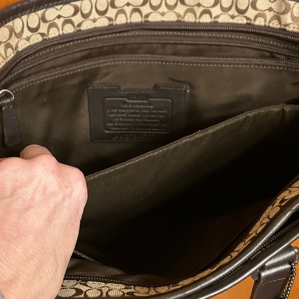 COACH. BROWN AND TAN BUSINESS CANVAS BRIEFCASE WITH LEATHER TRIM. AUTHENTIC. EUC - Picture 6 of 16